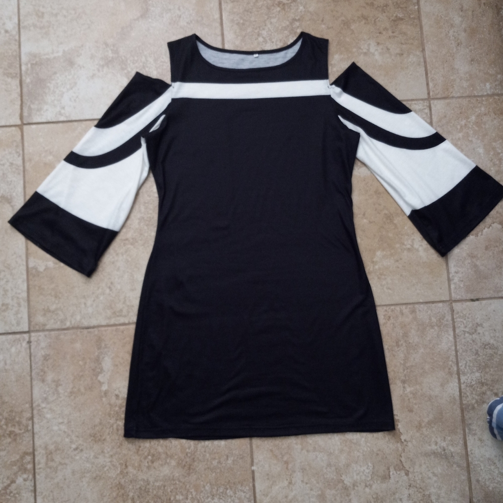 Dress color black and White size S